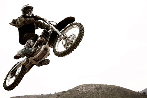 Acqua e Polvere il Video di Altrove Motociclette tra Arte e Motociclismo - cafetwin