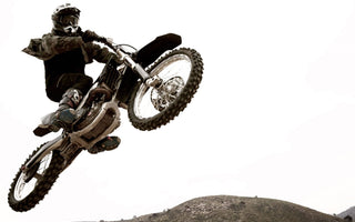 Acqua e Polvere il Video di Altrove Motociclette tra Arte e Motociclismo - cafetwin