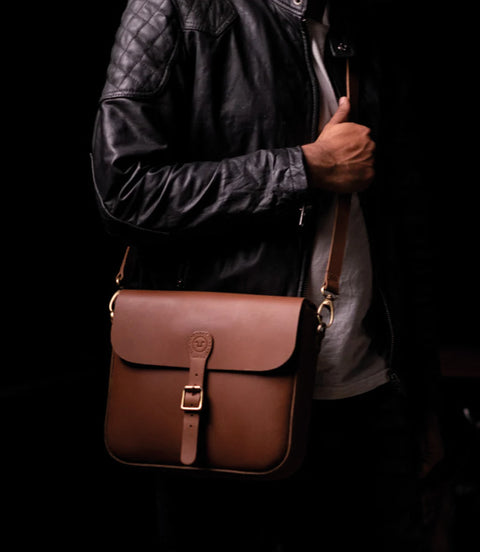 Bolsa Lateral "Classic"Viagem Cognac