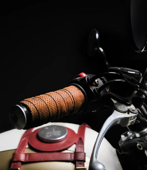 Knobs Moto Brown Perforated Trip Machine