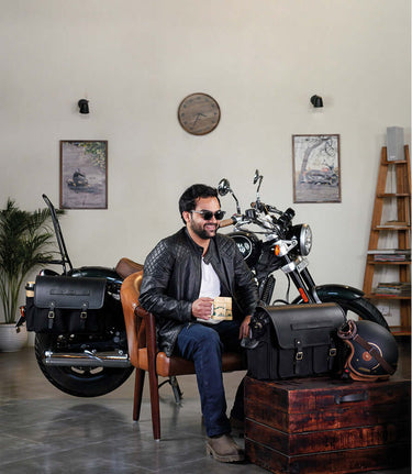 Saddlebag Black Expedition with Brackets - cafetwin