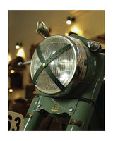 Cruz de Faro Moto Cafe Racer en Cuero Verde Perforado - cafetwin