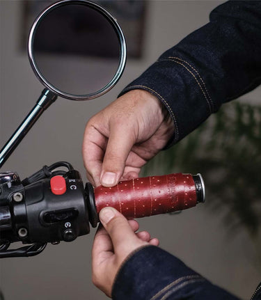 Poignées Moto Cherry Red Perforate Trip Machine - cafetwin