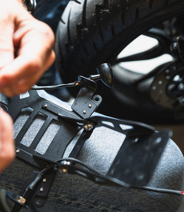 Portatarga Corto Cafe Twin per Royal Enfield HNTR 350 - cafetwin
