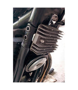 Soporte de reubicación de alternador de tensión para Triumph - cafetwin